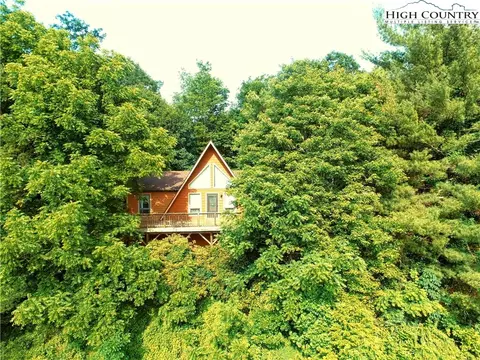 740 Colbert Rd, Vilas, NC 28692 photo 2