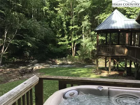 982 Jakes Mountain Rd, Deep Gap, NC 28618 photo 23