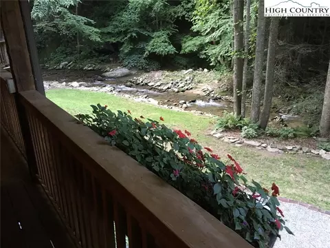 982 Jakes Mountain Rd, Deep Gap, NC 28618 photo 18