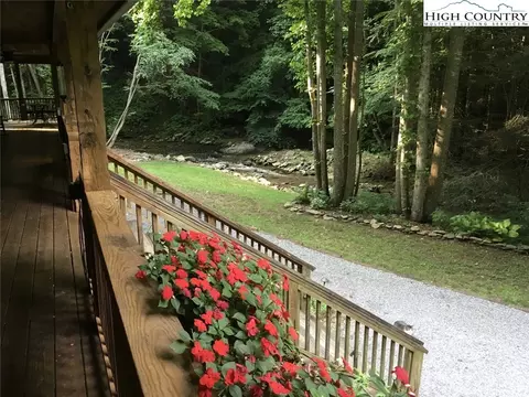 982 Jakes Mountain Rd, Deep Gap, NC 28618 photo 25