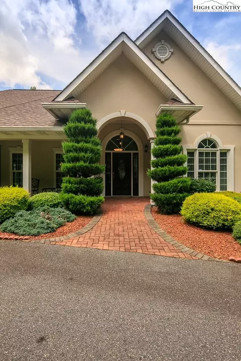 174 Hillside Ln, Jefferson, NC 28640 photo 4