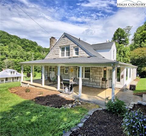 132 G St, Lansing, NC 28643 photo 3