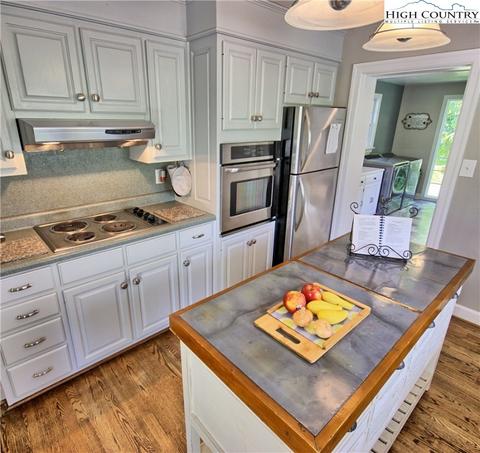 132 G St, Lansing, NC 28643 photo 5