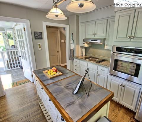 132 G St, Lansing, NC 28643 photo 6