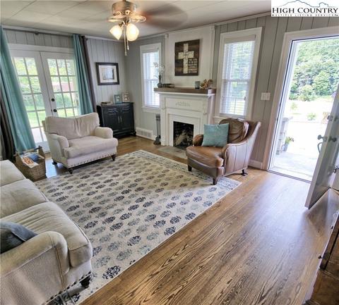 132 G St, Lansing, NC 28643 photo 8