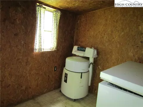2696 Bear Wallow Rd, Lansing, NC 28643 photo 8