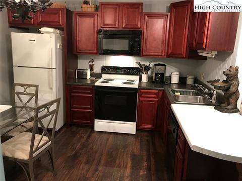 202 Shagbark Road Rd, Beech Mountain, NC 28604 photo 4