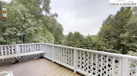 372 Thorn Tree Dr, Boone, NC 28607 photo 8