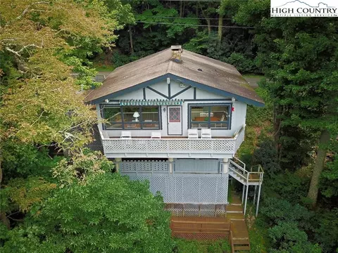 372 Thorn Tree Dr, Boone, NC 28607 photo 3