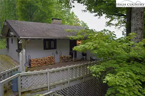 372 Thorn Tree Dr, Boone, NC 28607 photo 5