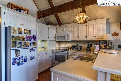 188 Spruce, Boone, NC 28607 photo 3