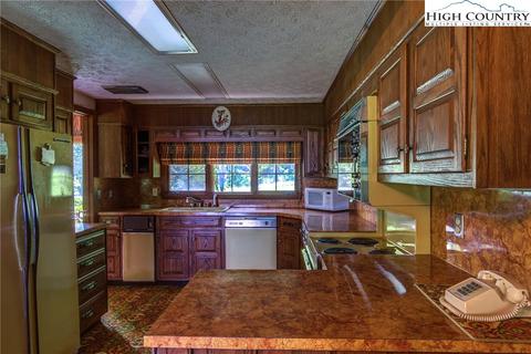 2039 Hickory, Boone, NC 28607 photo 7