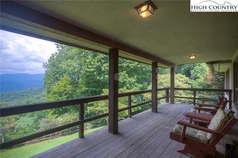 2039 Hickory, Boone, NC 28607 photo 2