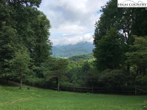 2039 Hickory, Boone, NC 28607 photo 4