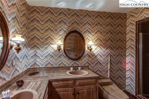 2039 Hickory, Boone, NC 28607 photo 9