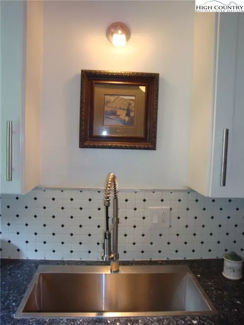 1133 Deep Ford Rd, Lansing, NC 28643 photo 9