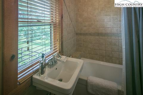 171 173 Lance Xing, Boone, NC 28607 photo 42