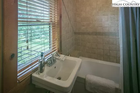 171 173 Lance Xing, Boone, NC 28607 photo 42