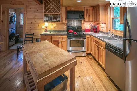 171 173 Lance Xing, Boone, NC 28607 photo 7