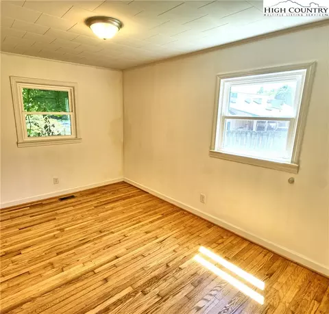 143 Tolbert Ln, West Jefferson, NC 28694 photo 9
