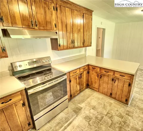 143 Tolbert Ln, West Jefferson, NC 28694 photo 5