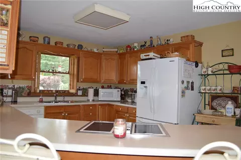 215 River Bend Rd, Sparta, NC 28675 photo 7