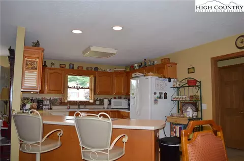215 River Bend Rd, Sparta, NC 28675 photo 8