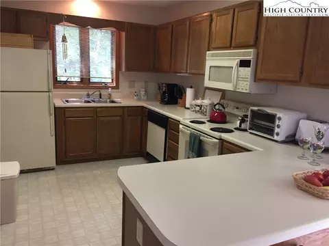 322 Pinnacle Ridge Rd, Beech Mountain, NC 28604 photo 5
