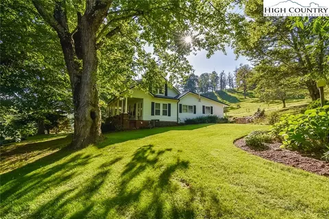 409 Glenn King Rd, Lansing, NC 28643 photo 2