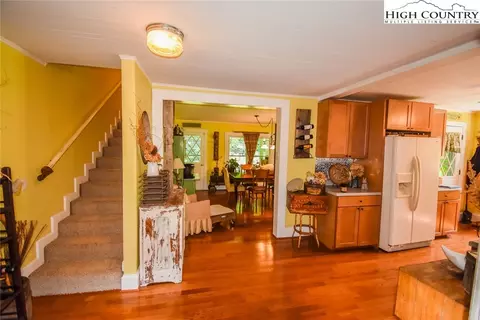 409 Glenn King Rd, Lansing, NC 28643 photo 10