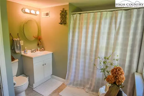 409 Glenn King Rd, Lansing, NC 28643 photo 28