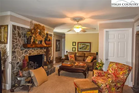 409 Glenn King Rd, Lansing, NC 28643 photo 8