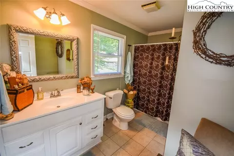 409 Glenn King Rd, Lansing, NC 28643 photo 22