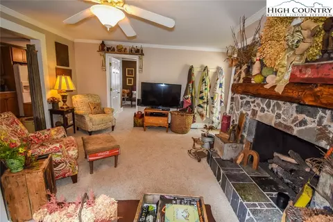 409 Glenn King Rd, Lansing, NC 28643 photo 7