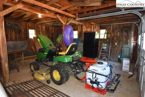 409 Glenn King Rd, Lansing, NC 28643 photo 37