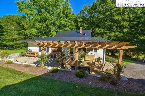 409 Glenn King Rd, Lansing, NC 28643 photo 30