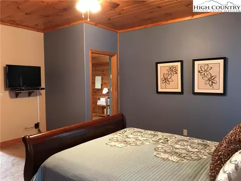 146 Quick, Boone, NC 28607 photo 10