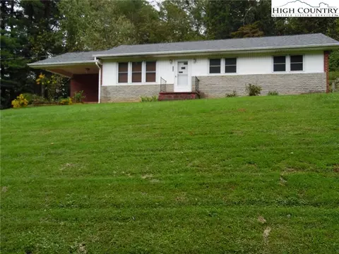 113 Miles St, Independence, VA 24348 photo 4
