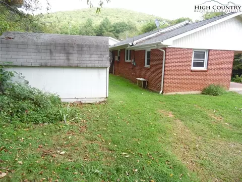113 Miles St, Independence, VA 24348 photo 8