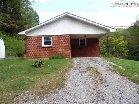 113 Miles St, Independence, VA 24348 photo 6