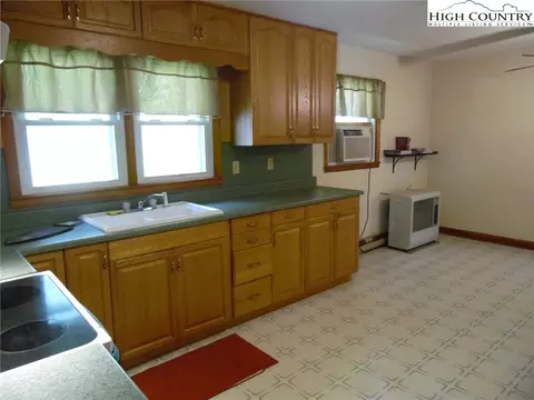 113 Miles St, Independence, VA 24348 photo 14