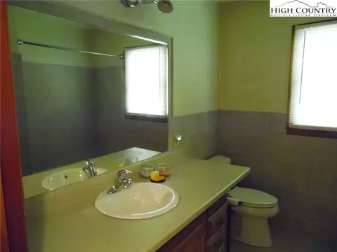 113 Miles St, Independence, VA 24348 photo 32