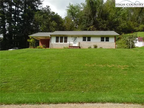 113 Miles St, Independence, VA 24348 photo 3