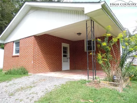 113 Miles St, Independence, VA 24348 photo 7