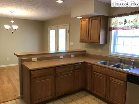1164 Deep Ford Rds, Lansing, NC 28643 photo 10