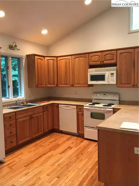 158 Jack Pine Loop, Newland, NC 28657 photo 6