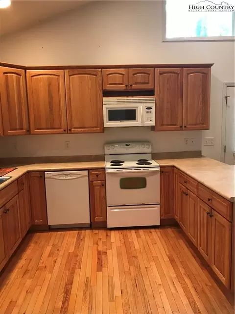 158 Jack Pine Loop, Newland, NC 28657 photo 5