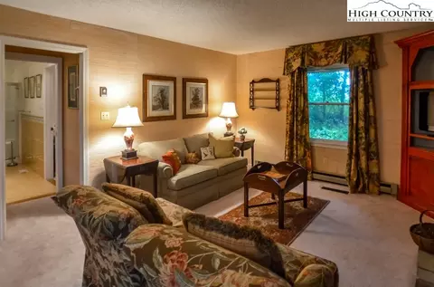643 Forest Hill Dr, Boone, NC 28607 photo 9