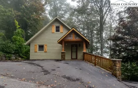 643 Forest Hill Dr, Boone, NC 28607 photo 2