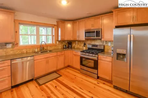 1122 Stone Mountain Rd, Vilas, NC 28692 photo 11